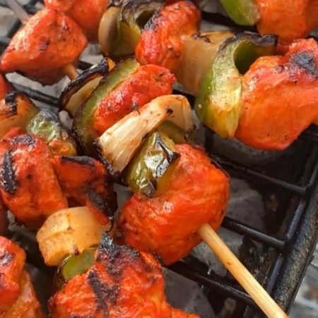 Swahili Chicken Mishkaki, Usidhihaki